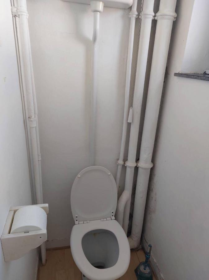 מלון בריסל Rustic Rest מראה חיצוני תמונה